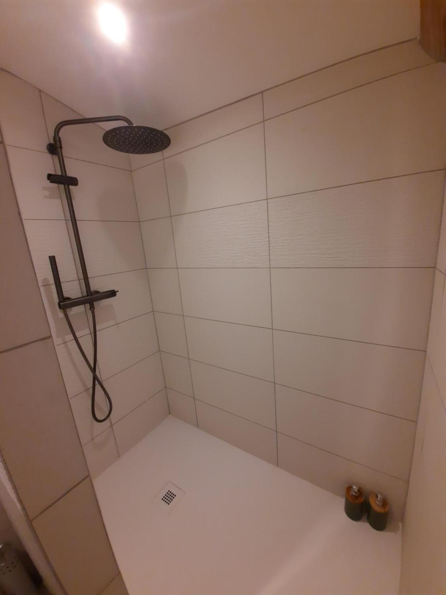 La Bonbonniere Gite De Charme Avec Jacuzzi Malaucene Ngoại thất bức ảnh