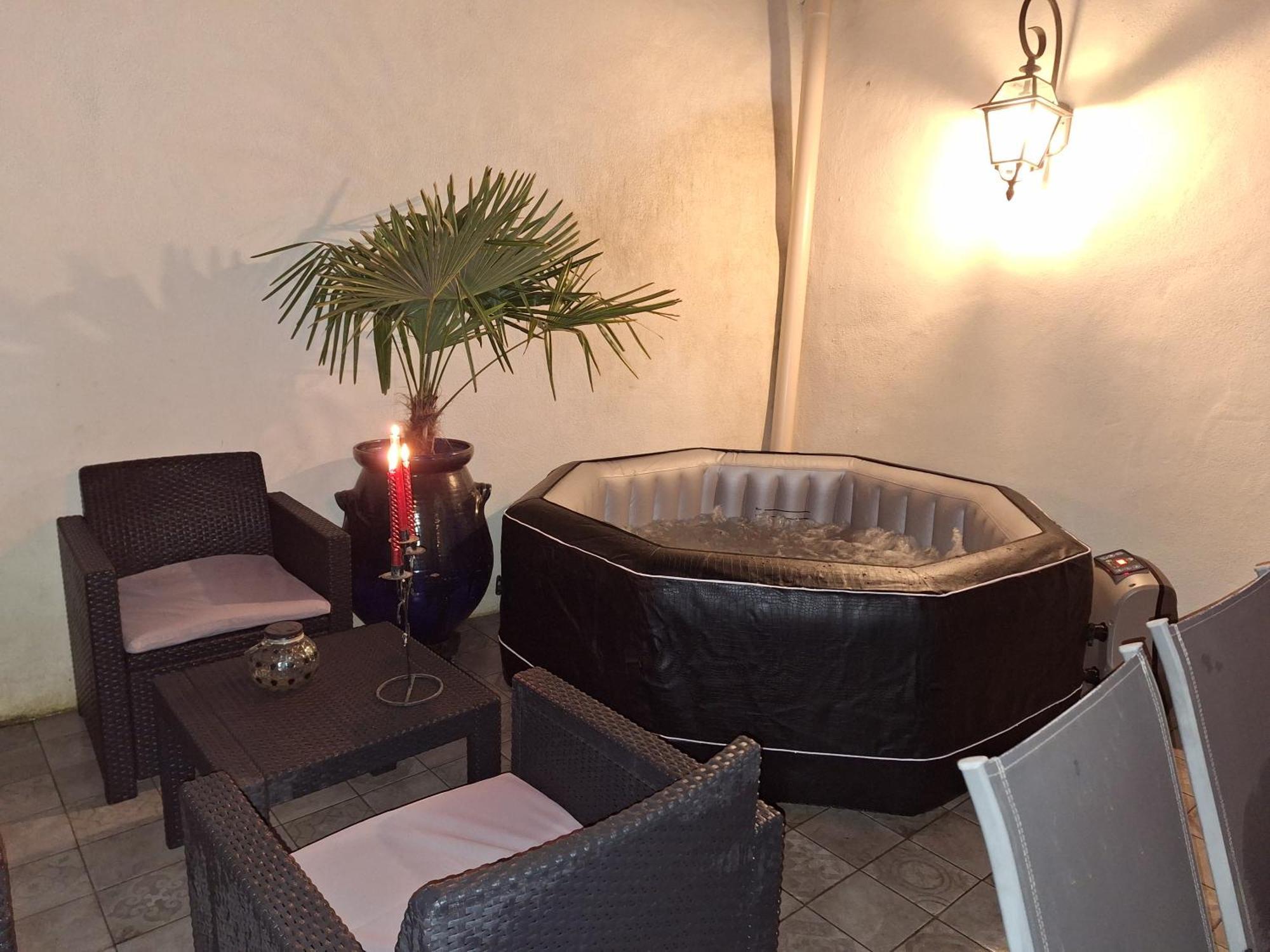La Bonbonniere Gite De Charme Avec Jacuzzi Malaucene Ngoại thất bức ảnh